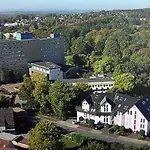Vollklimatisierte Maisonette -whirlpool, Dachterrasse, Weitblick, Fahrstuhl, Kliniknaehe