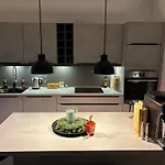 Vollklimatisierte Maisonette -whirlpool, Dachterrasse, Weitblick, Fahrstuhl, Kliniknaehe