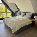 Vollklimatisierte Maisonette -whirlpool, Dachterrasse, Weitblick, Fahrstuhl, Kliniknaehe Апартаменты