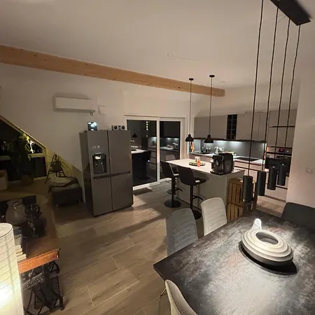 Διαμέρισμα Vollklimatisierte Maisonette -whirlpool, Dachterrasse, Weitblick, Fahrstuhl, Kliniknaehe