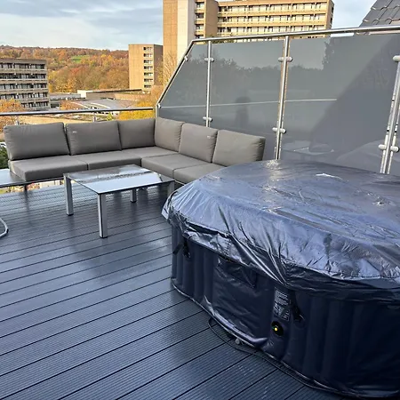 Vollklimatisierte Maisonette -whirlpool, Dachterrasse, Weitblick, Fahrstuhl, Kliniknaehe