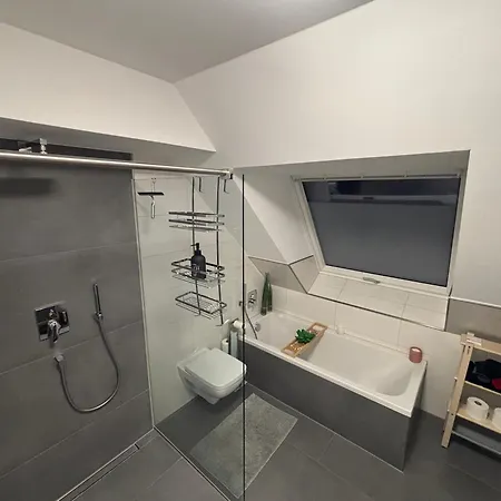 Vollklimatisierte Maisonette -whirlpool, Dachterrasse, Weitblick, Fahrstuhl, Kliniknaehe Bad Salzuflen
