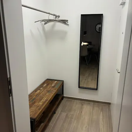 Vollklimatisierte Maisonette -whirlpool, Dachterrasse, Weitblick, Fahrstuhl, Kliniknaehe Apartman *