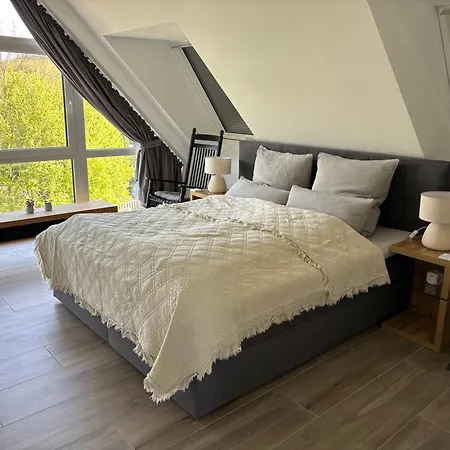 Vollklimatisierte Maisonette -whirlpool, Dachterrasse, Weitblick, Fahrstuhl, Kliniknaehe Apartman