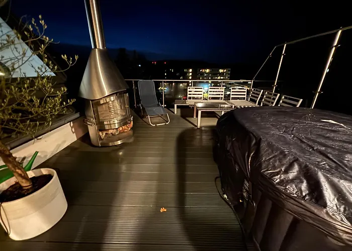 Apartmán Vollklimatisierte Maisonette Wohnung -Whirlpool, Dachterrasse, Weitblick, Fahrstuhl, Kliniknaehe Bad Salzuflen